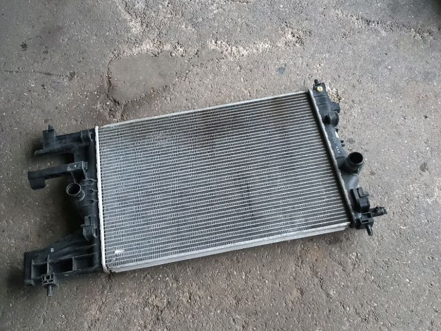 bontott OPEL ASTRA J Vízhűtő Radiátor (Klímás)