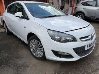 bontott OPEL ASTRA J Jobb első Gólyaláb (Lengécsillapító, Rugó)