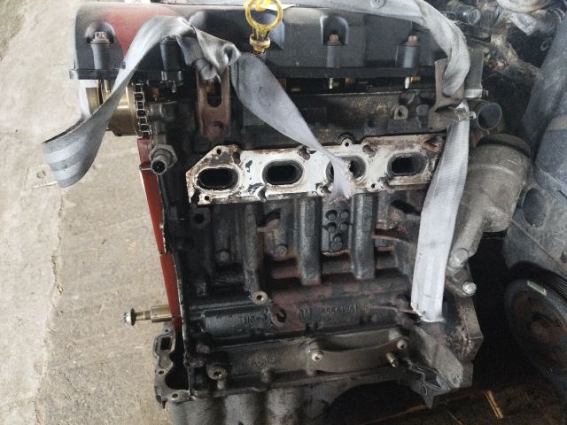 bontott OPEL ASTRA J Motor (Fűzött blokk hengerfejjel)