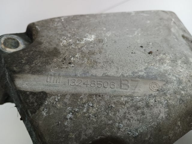 bontott OPEL ASTRA J Motor Tartó Bak Jobb