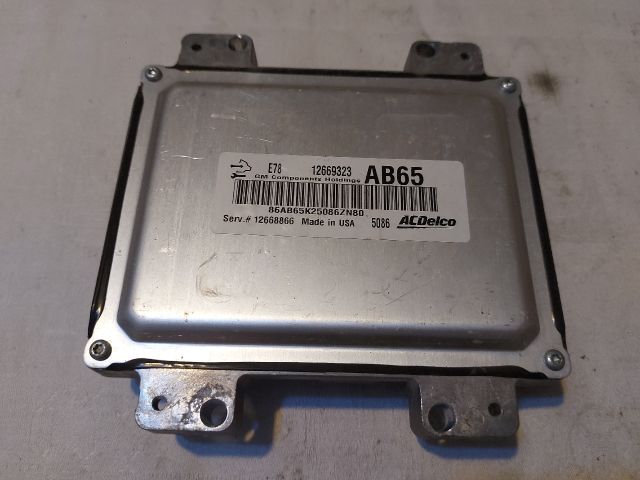 bontott OPEL ASTRA J Motorvezérlő