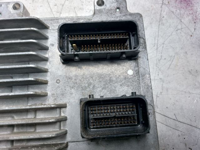 bontott OPEL ASTRA J Motorvezérlő