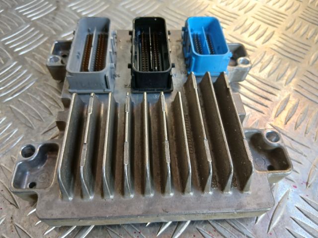 bontott OPEL ASTRA J Motorvezérlő