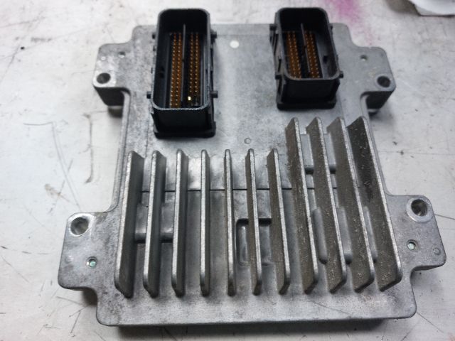 bontott OPEL ASTRA J Motorvezérlő