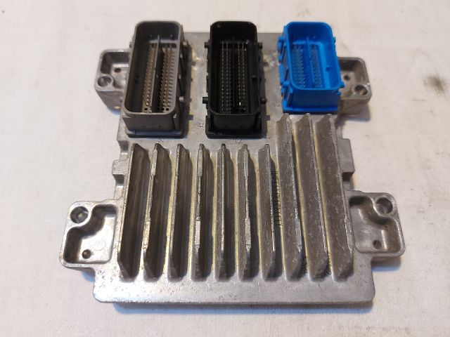 bontott OPEL ASTRA J Motorvezérlő