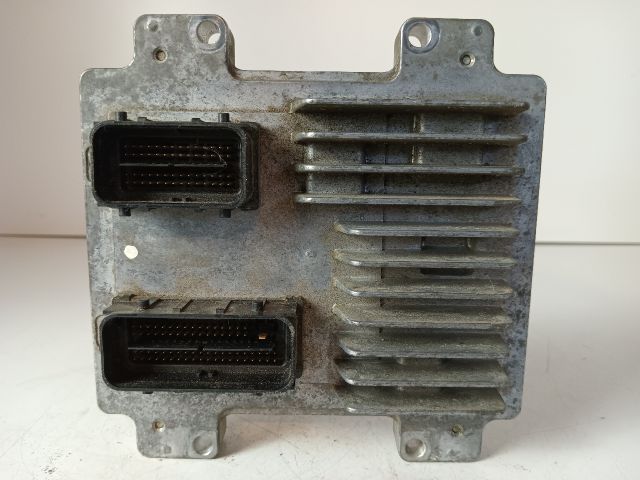 bontott OPEL ASTRA J Motorvezérlő