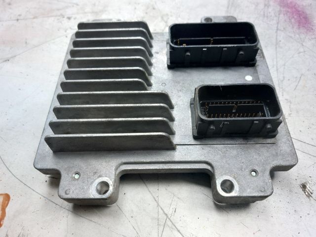 bontott OPEL ASTRA J Motorvezérlő