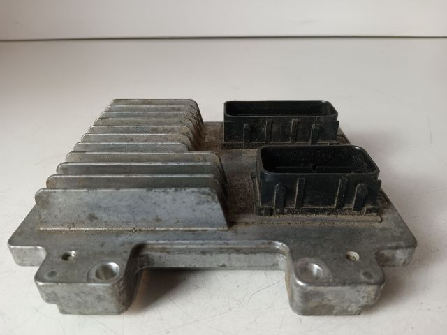 bontott OPEL ASTRA J Motorvezérlő