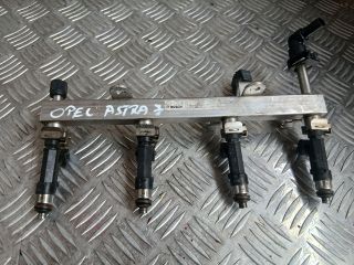 bontott OPEL ASTRA J Porlasztó Sor / Híd