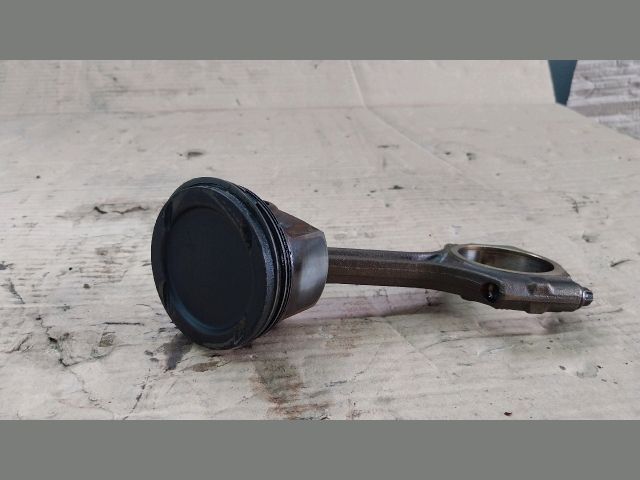 bontott OPEL ASTRA J Dugattyú és Hajtókar