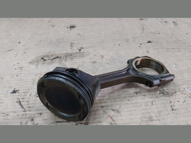 bontott OPEL ASTRA J Dugattyú és Hajtókar