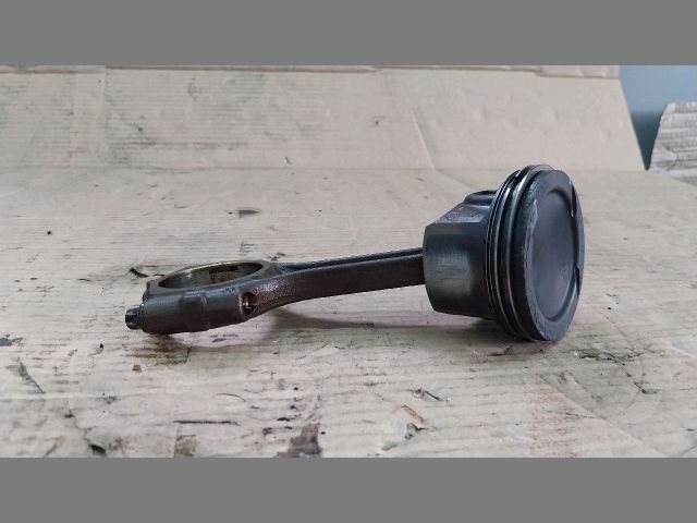 bontott OPEL ASTRA J Dugattyú és Hajtókar