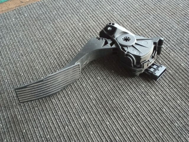 bontott OPEL ASTRA J Gázpedál (Elektromos)