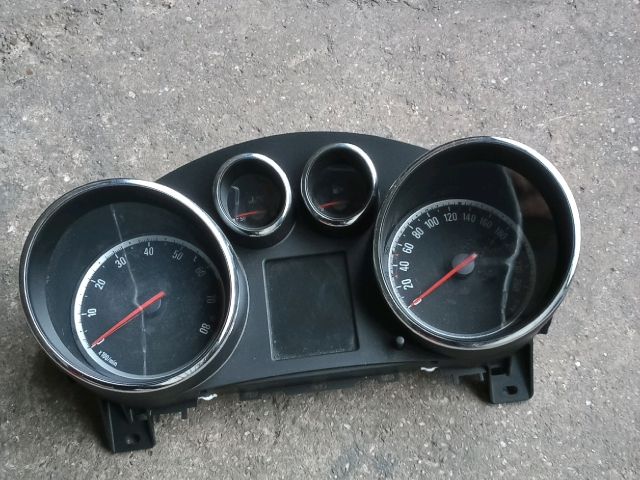 bontott OPEL ASTRA J Kilométeróra