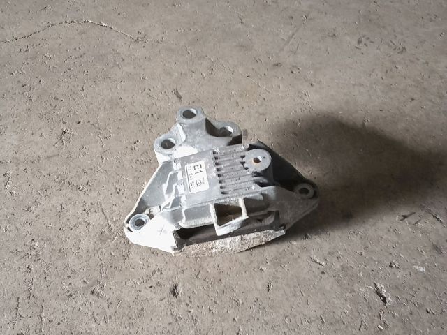 bontott OPEL ASTRA J Motor Tartó Bak Bal