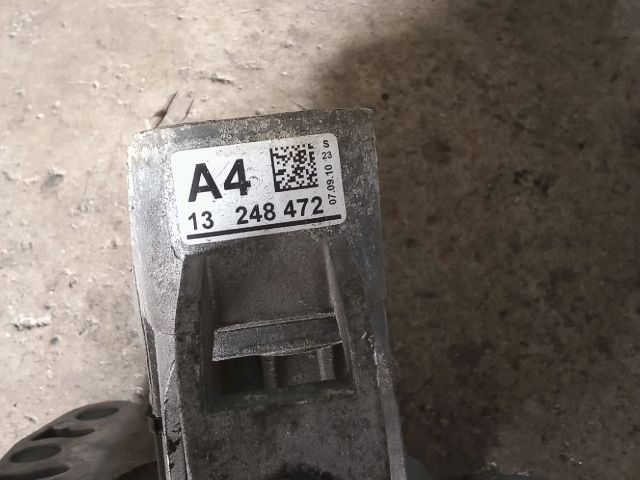 bontott OPEL ASTRA J Motor Tartó Bak Jobb