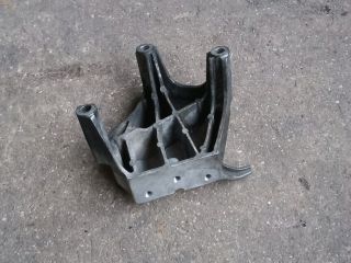 bontott OPEL ASTRA J Motor Tartó Bak Jobb