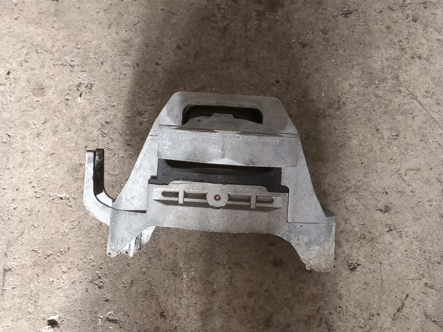 bontott OPEL ASTRA J Motor Tartó Bak Jobb