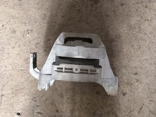 bontott OPEL ASTRA J Motor Tartó Bak Jobb