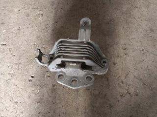 bontott OPEL ASTRA J Motor Tartó Bak Jobb