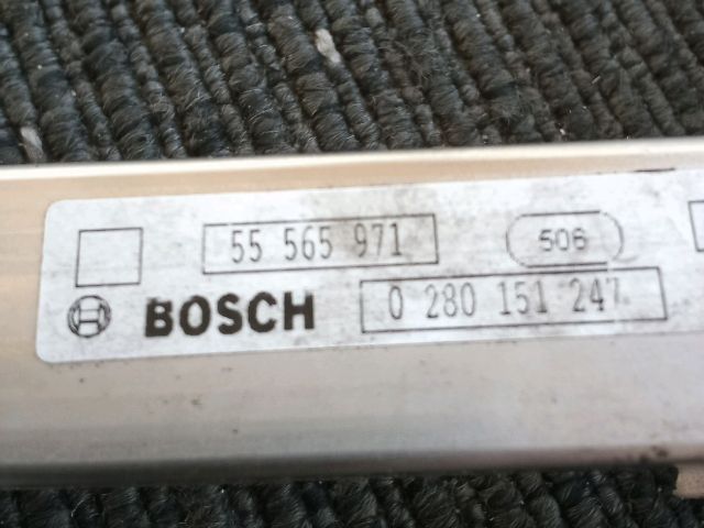 bontott OPEL ASTRA J Porlasztó Sor / Híd