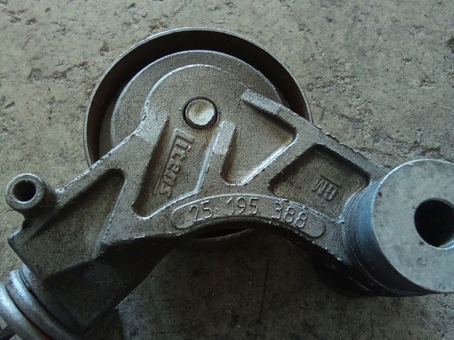 bontott OPEL ASTRA J Szíjfeszítő Görgő