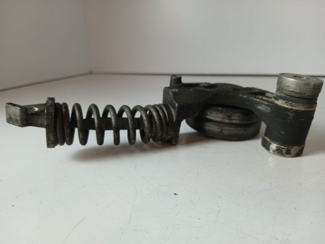 bontott OPEL ASTRA J Szíjfeszítő Görgő