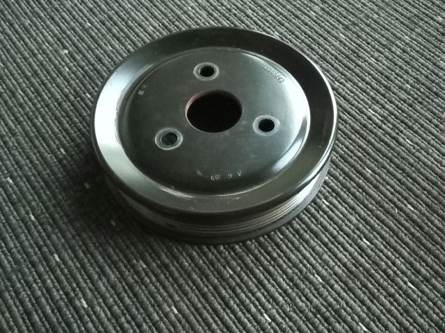 bontott OPEL ASTRA J Vízpumpa Szíjtárcsa