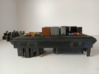 bontott OPEL ASTRA J Biztosítéktábla Motortér