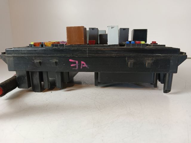 bontott OPEL ASTRA J Biztosítéktábla Motortér