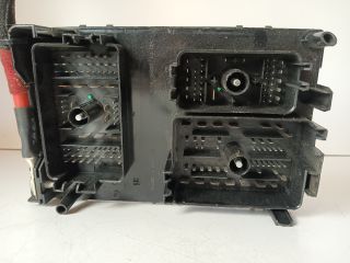 bontott OPEL ASTRA J Biztosítéktábla Motortér