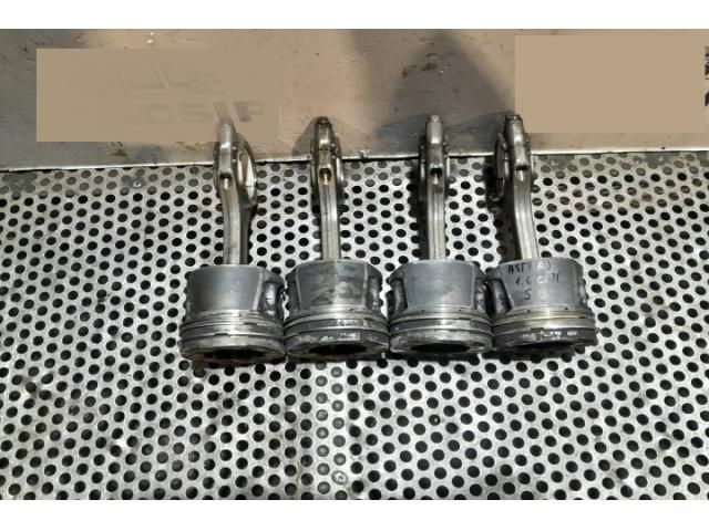 bontott OPEL ASTRA J Dugattyú