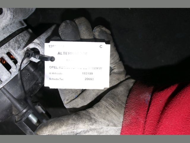 bontott OPEL ASTRA J Generátor