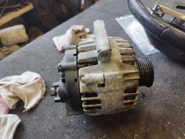 bontott OPEL ASTRA J Generátor