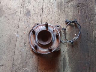 bontott OPEL ASTRA J Jobb hátsó Kerékagy