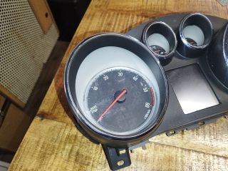 bontott OPEL ASTRA J Kilométeróra