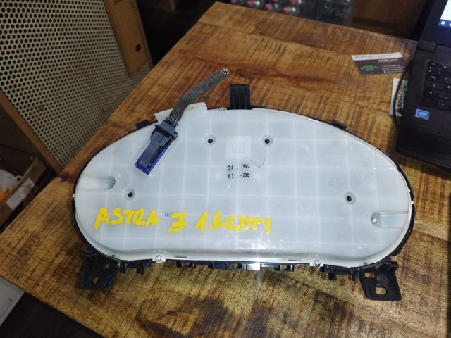 bontott OPEL ASTRA J Kilométeróra