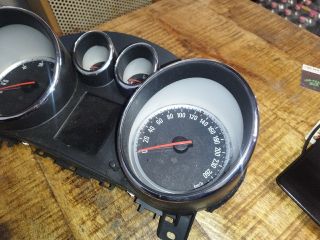 bontott OPEL ASTRA J Kilométeróra