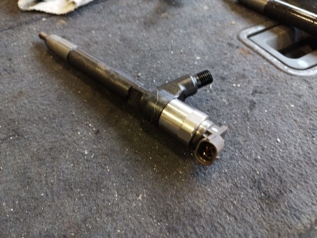 bontott OPEL ASTRA J Porlasztó (1 db)