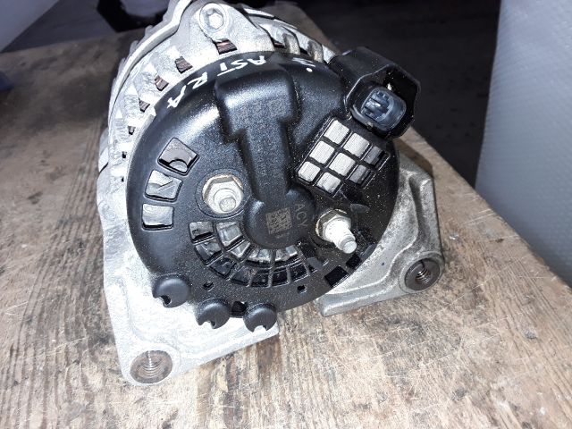 bontott OPEL ASTRA J Generátor