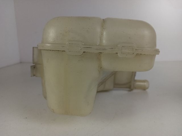 bontott OPEL ASTRA J Kiegyenlítő Tartály