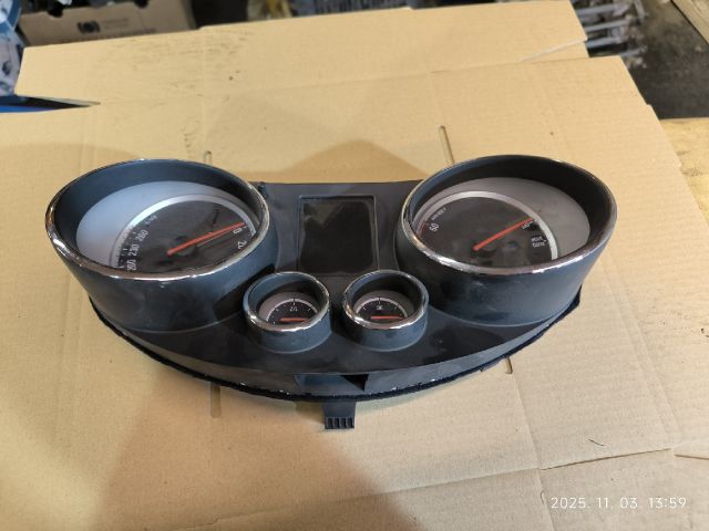 bontott OPEL ASTRA J Kilométeróra