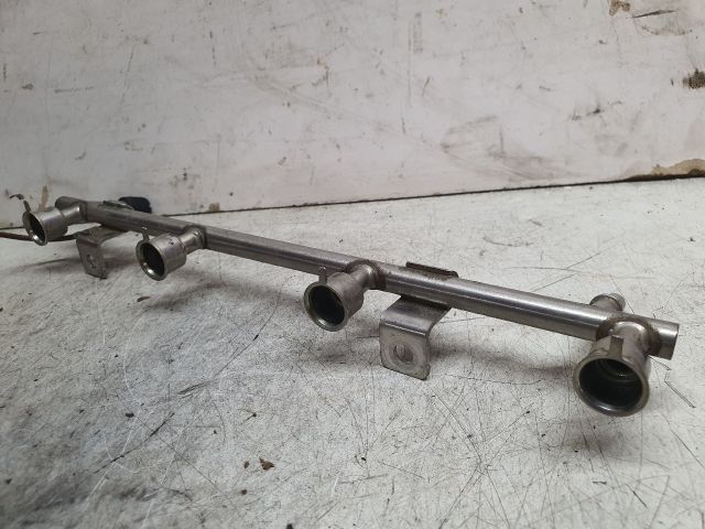 bontott OPEL ASTRA J Közösnyomócső