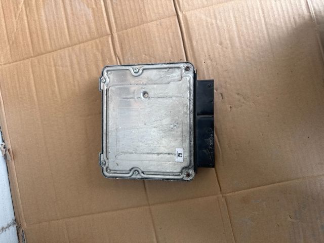 bontott OPEL ASTRA J Motorvezérlő