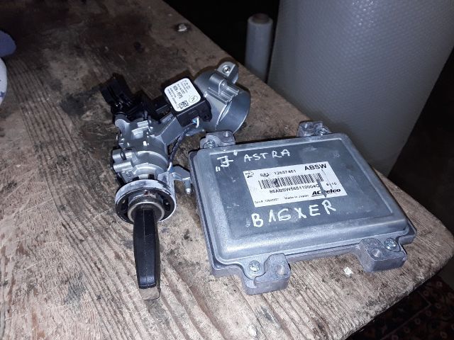 bontott OPEL ASTRA J Motorvezérlő