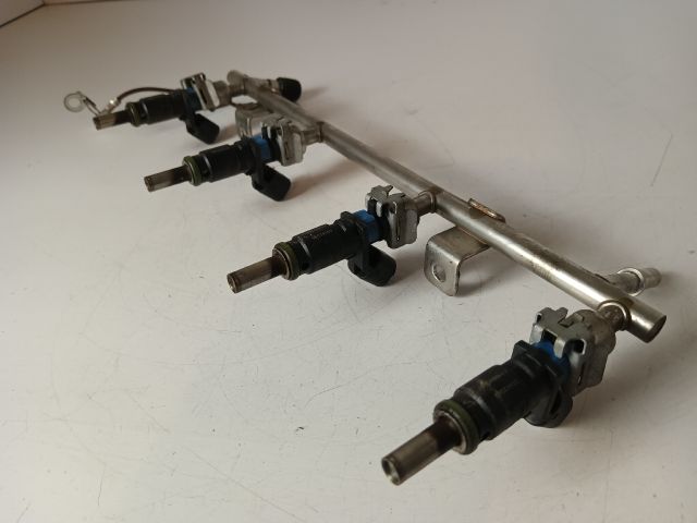 bontott OPEL ASTRA J Porlasztó Sor / Híd