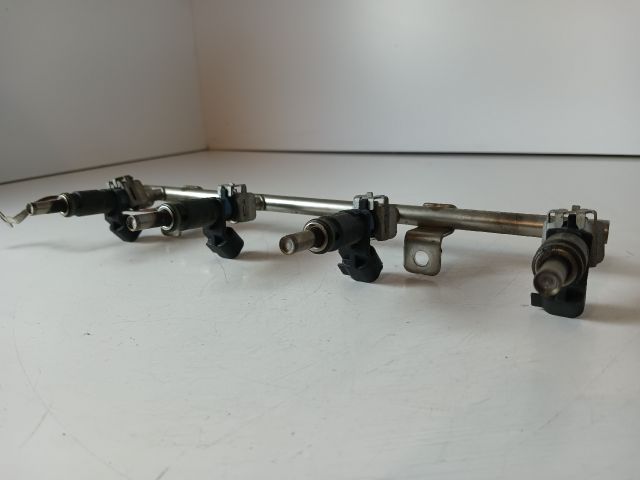 bontott OPEL ASTRA J Porlasztó Sor / Híd