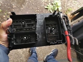 bontott OPEL ASTRA J Biztosítéktábla Motortér