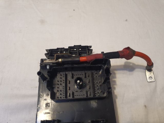 bontott OPEL ASTRA J Biztosítéktábla Motortér