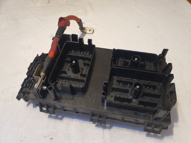 bontott OPEL ASTRA J Biztosítéktábla Motortér